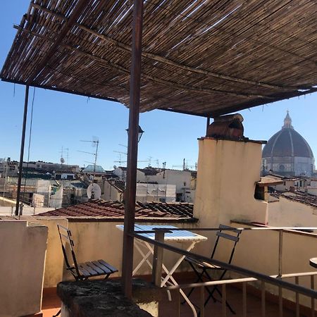 A Refuge With A Terrace Overlooking The Duomo Florencia Exterior foto